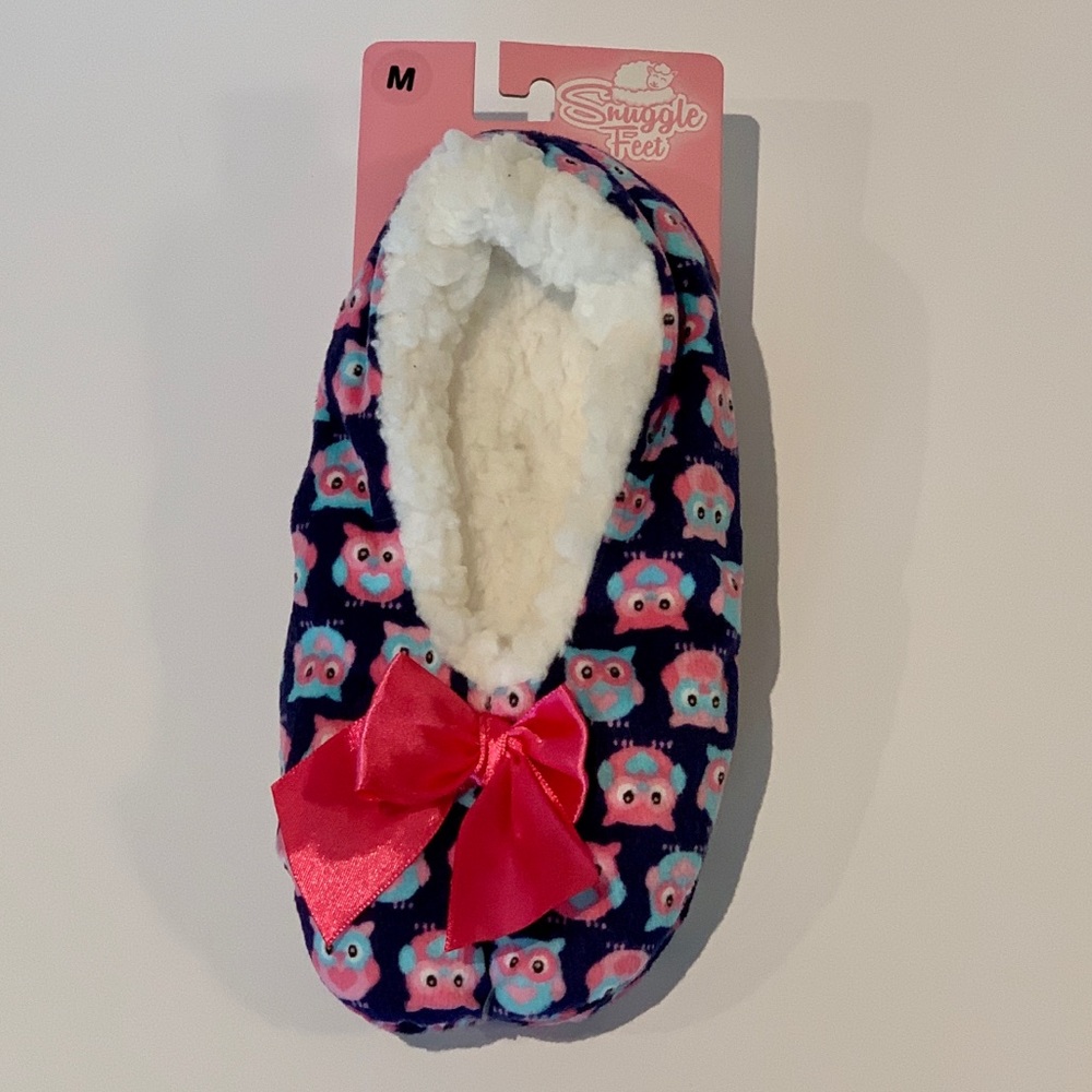 Snuggle Feet Slippers NWT